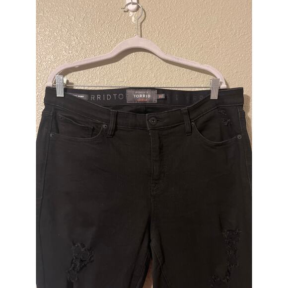 Torrid Women's Sky High Skinny Black Pants - Size 18 Short - Picture 2 of 10